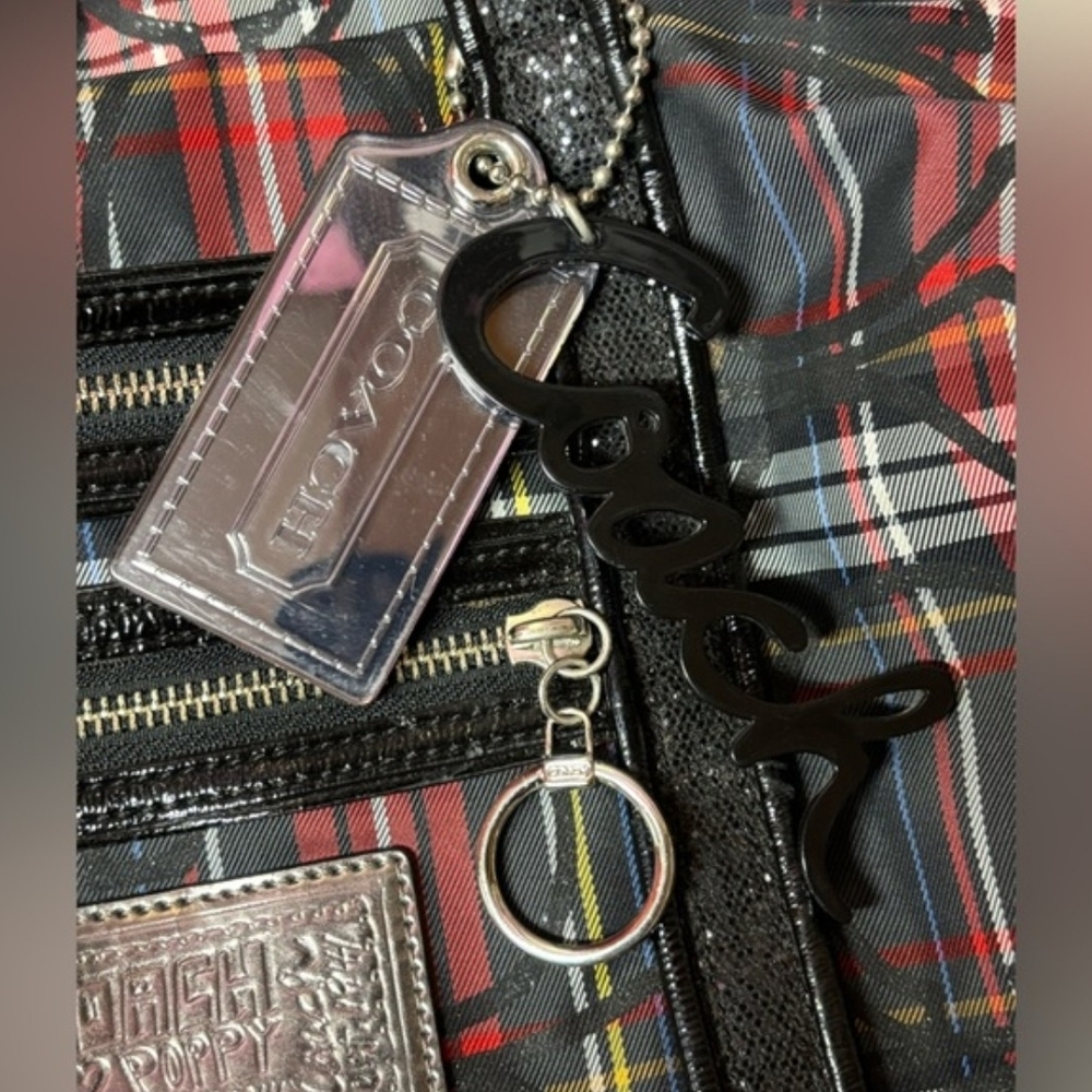Coach POPPY TARTAN GLAM Tote/Wristlet Set with Red/Black Script And 2 Hangtags - Picture 8 of 12